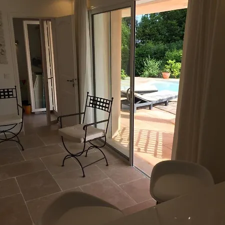 Charm In Cannes - Apartment