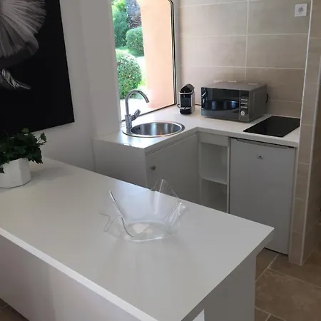 Apartment Charm In Cannes - *